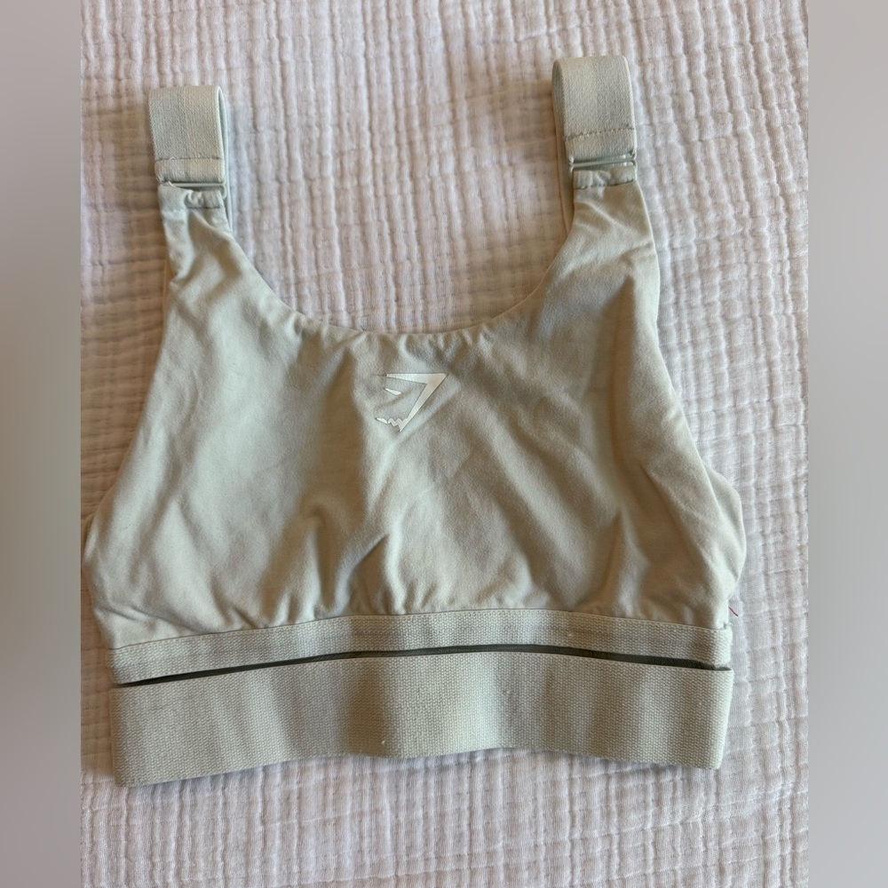 Gymshark high impact running sports bra 
Size Small
Celery Green